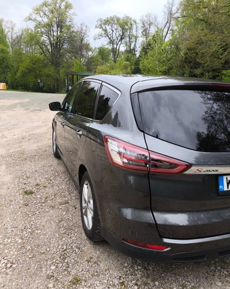 Ford S-Max cena 55900 przebieg: 264000, rok produkcji 2017 z Garwolin małe 232
